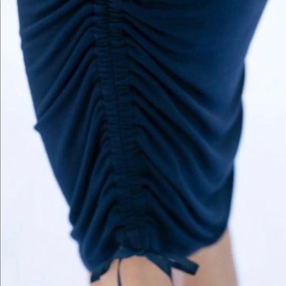 Envy’s tree the Jenevieve in Navy - Picture 3 of 7